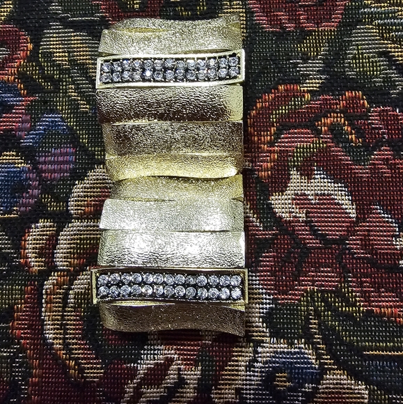 Monet vintage gold tone rhinestones  elastic bracelet - Picture 8 of 12